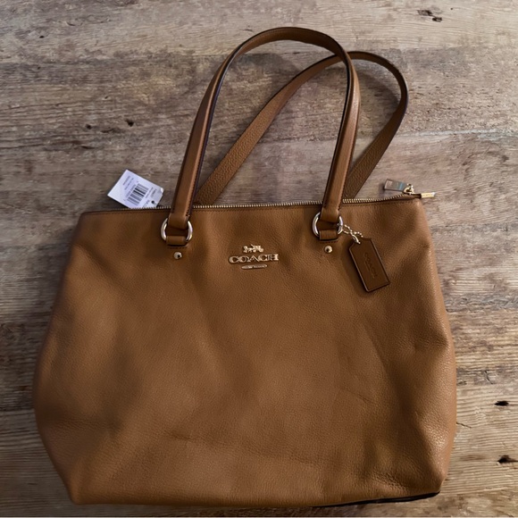 NWT Coach Pebble Leather Tote in Light Saddle - Picture 1 of 9